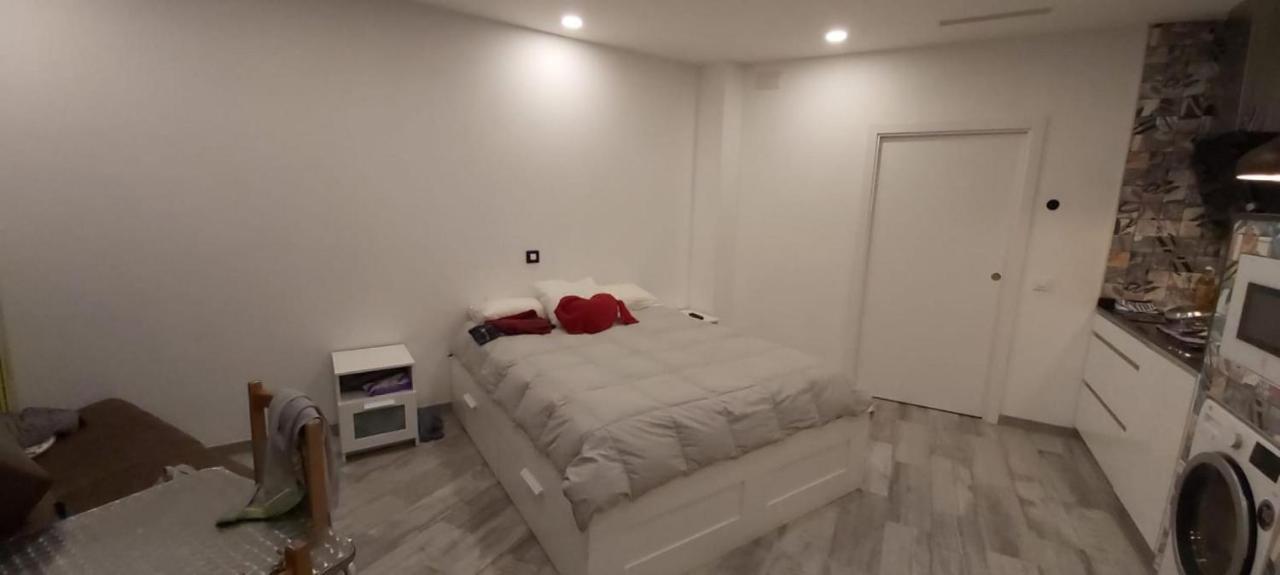 Hotel Riojano Уманес де Мадрид Екстериор снимка