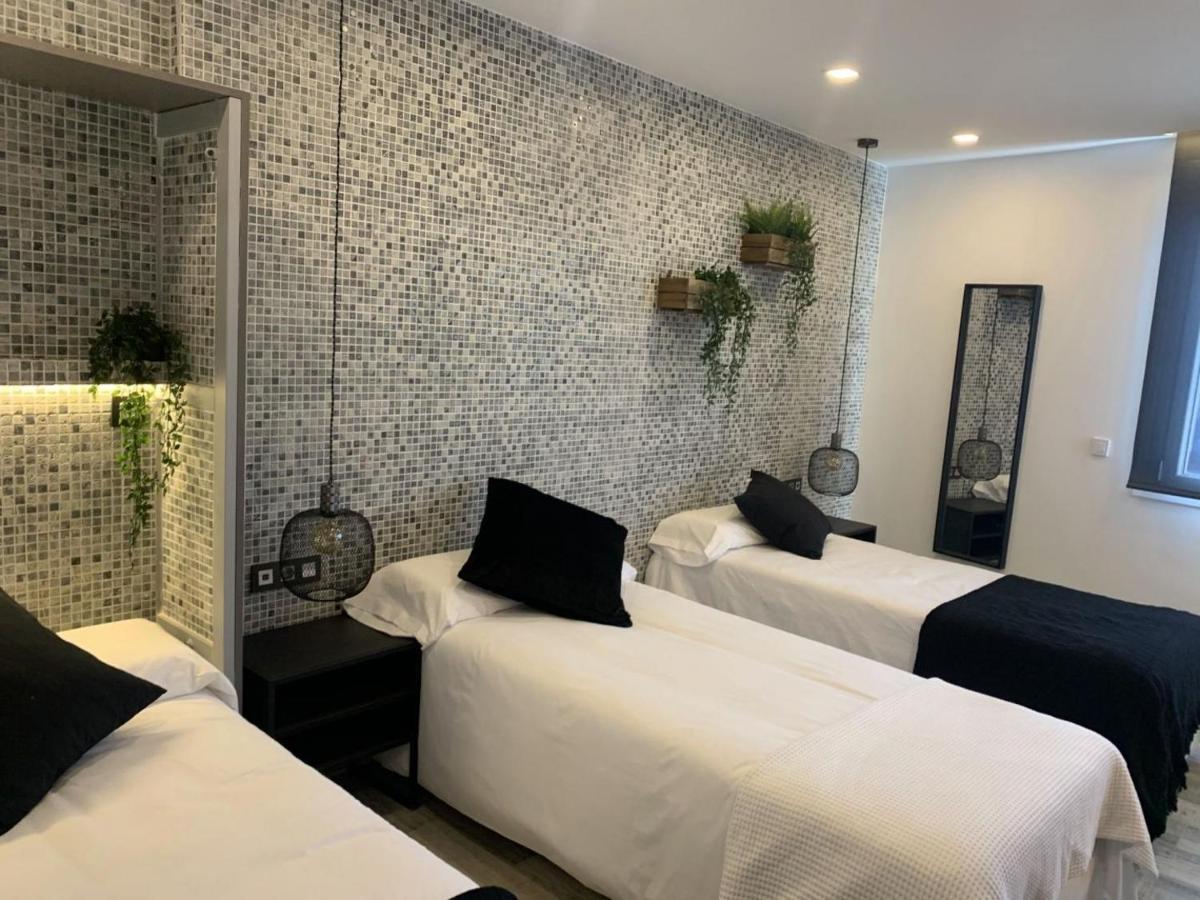 Hotel Riojano Уманес де Мадрид Екстериор снимка