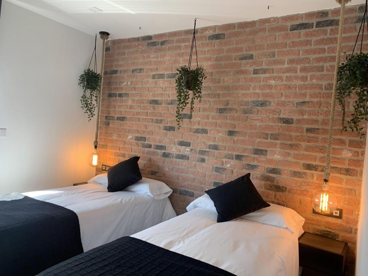 Hotel Riojano Уманес де Мадрид Екстериор снимка