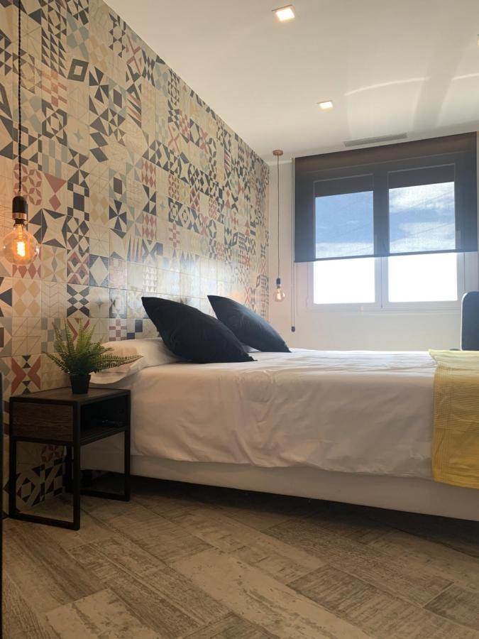 Hotel Riojano Уманес де Мадрид Екстериор снимка