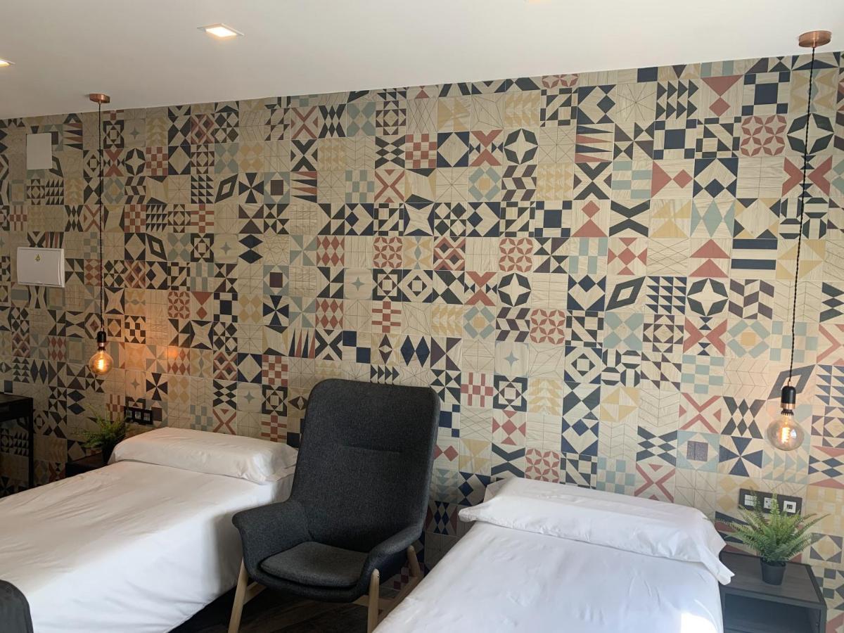 Hotel Riojano Уманес де Мадрид Екстериор снимка