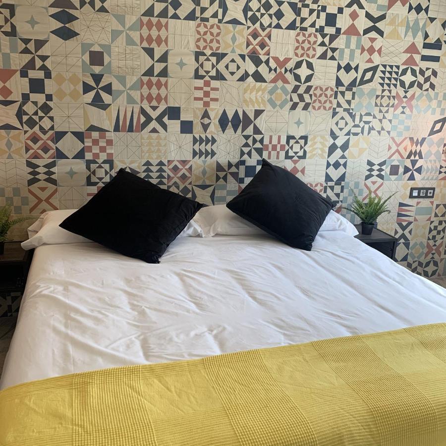 Hotel Riojano Уманес де Мадрид Екстериор снимка