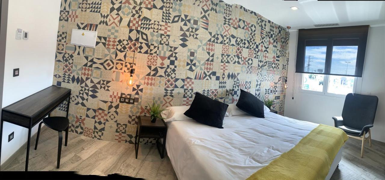 Hotel Riojano Уманес де Мадрид Екстериор снимка
