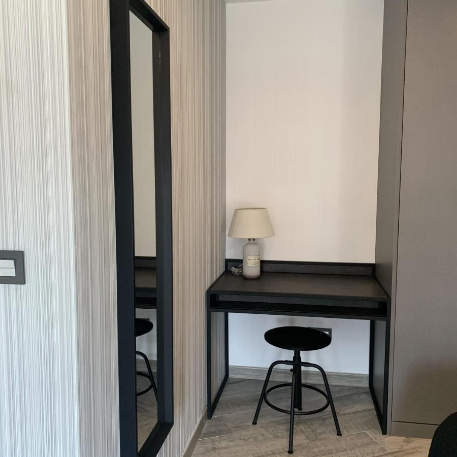 Hotel Riojano Уманес де Мадрид Екстериор снимка